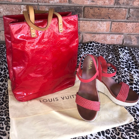 COPY - CERTIFIED AUTHENTIC LV Vernis Reade MM Tote - Picture 2 of 8